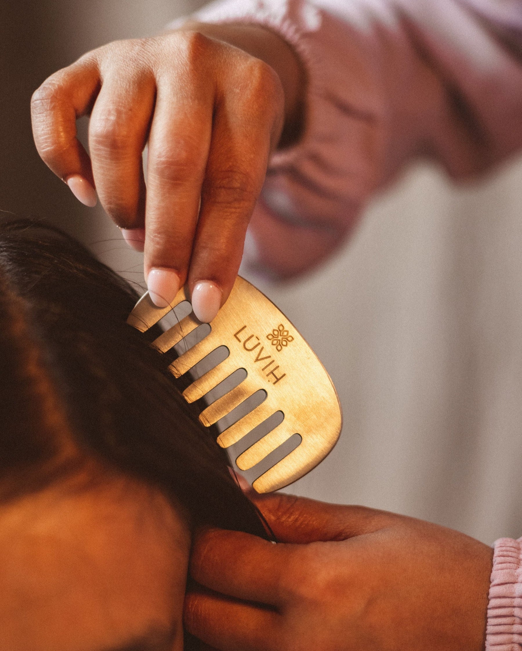 kansa comb for hair growth, hair loss. Head massage and scalp massage.